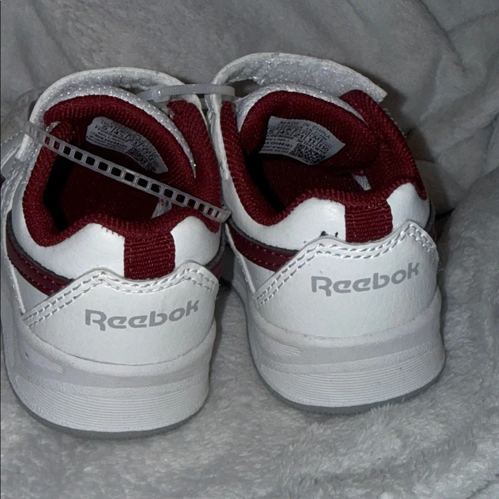 Reebok BB4900 Toddler Sneakers Sz 5 – White & Burgundy NWT